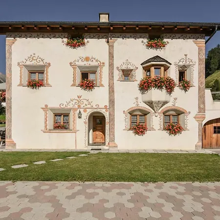 Ferienwohnung Chasa Curtins Valchava Exterior foto