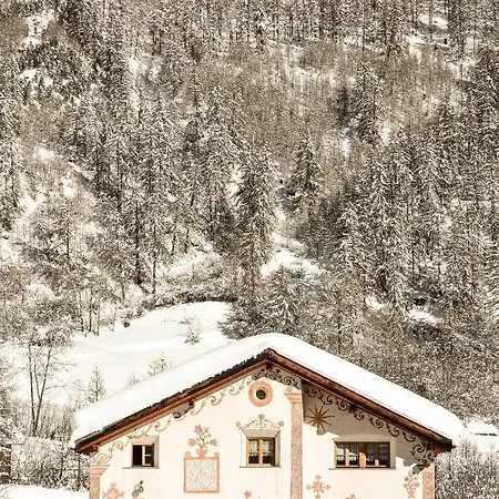 Ferienwohnung Chasa Curtins Valchava Exterior foto